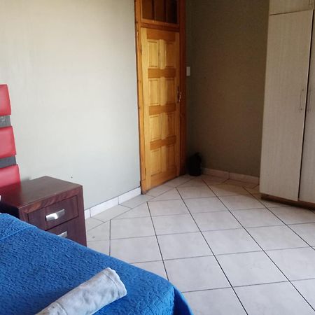 Ebony Guest House Pretoria-Noord Eksteriør bilde