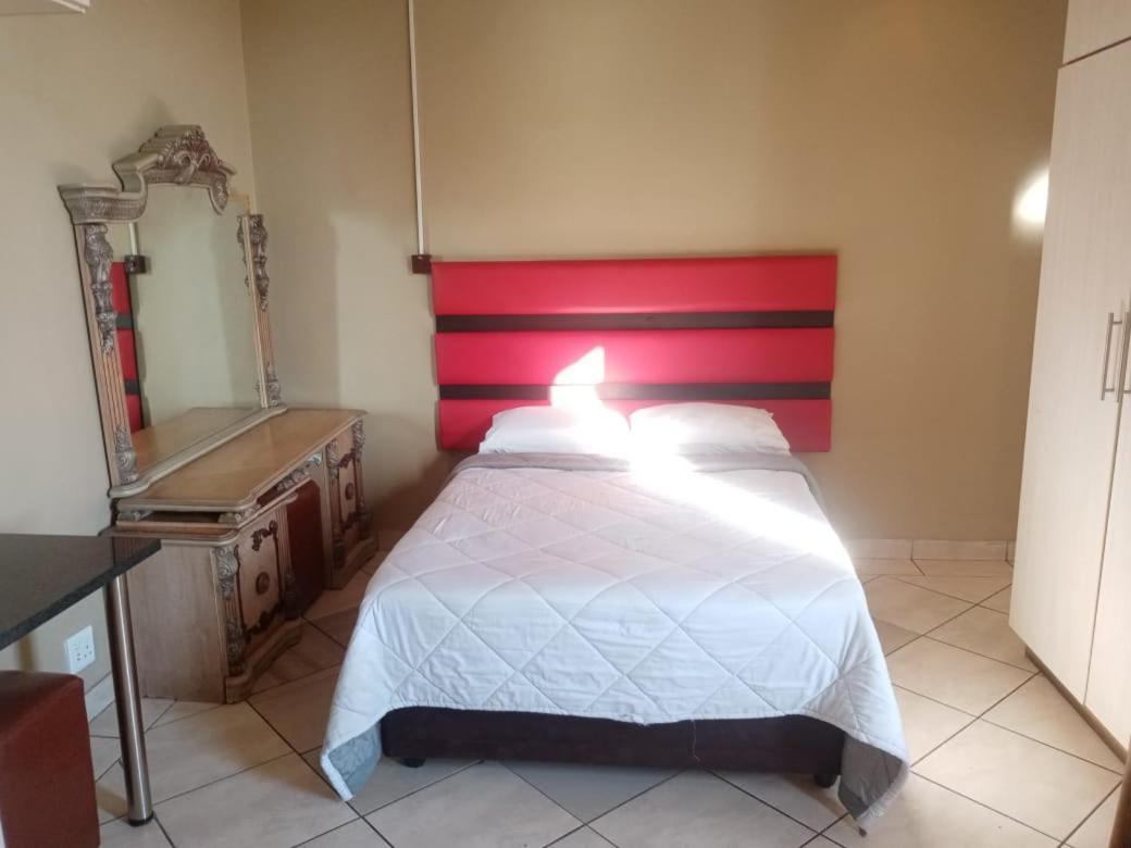 Ebony Guest House Pretoria-Noord Eksteriør bilde