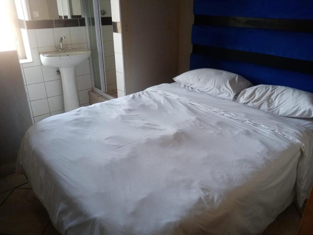 Ebony Guest House Pretoria-Noord Eksteriør bilde