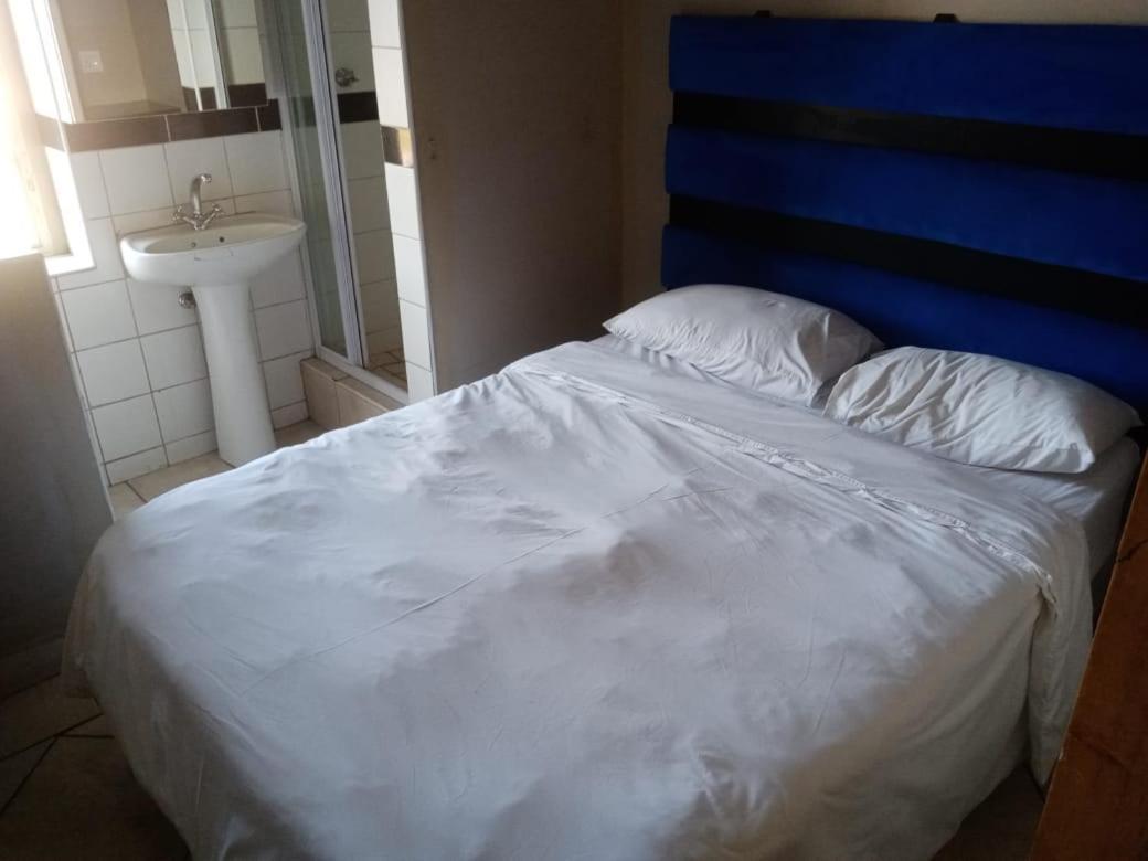 Ebony Guest House Pretoria-Noord Eksteriør bilde