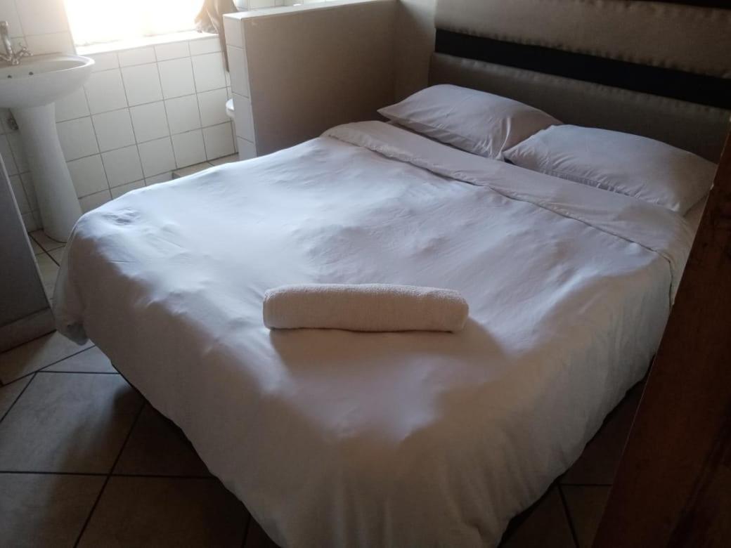 Ebony Guest House Pretoria-Noord Eksteriør bilde