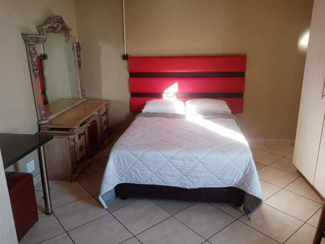 Ebony Guest House Pretoria-Noord Eksteriør bilde